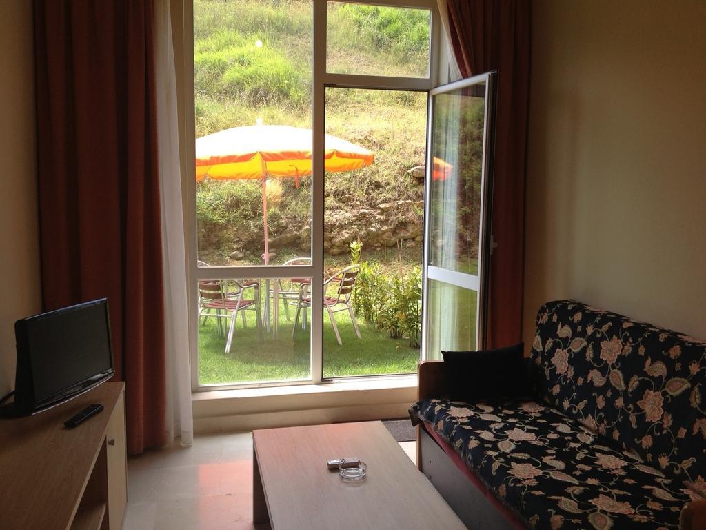 Apartamentos Mar Comillas Extérieur photo