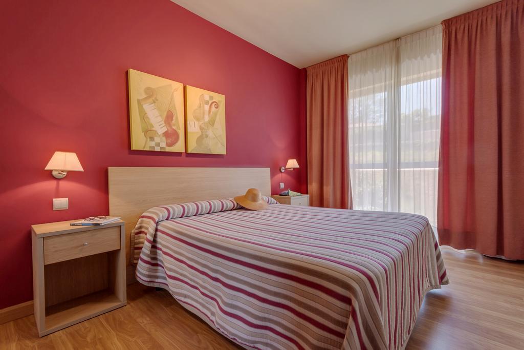 Apartamentos Mar Comillas Extérieur photo